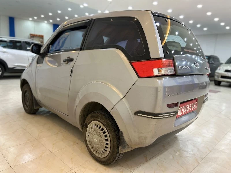 Mahindra E20 2016