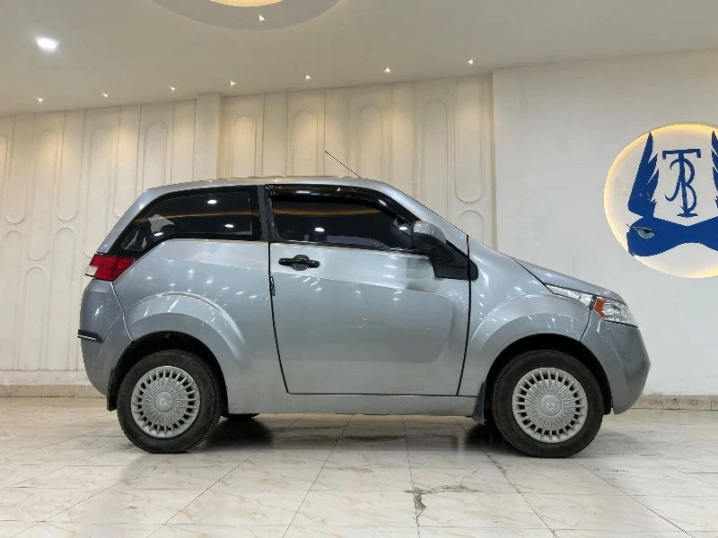 Mahindra E20 2016