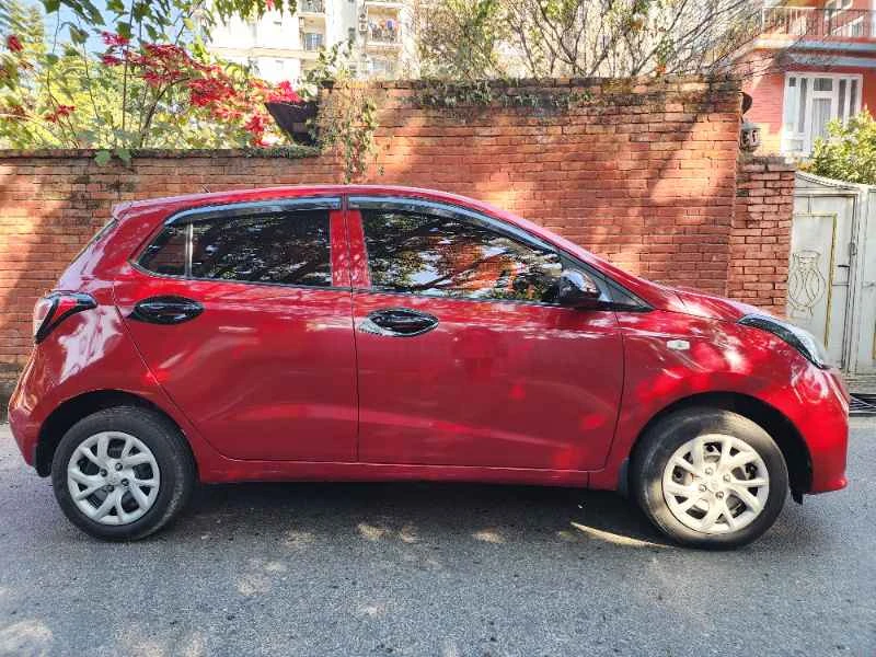 Grand i10 Magna 2018 Red