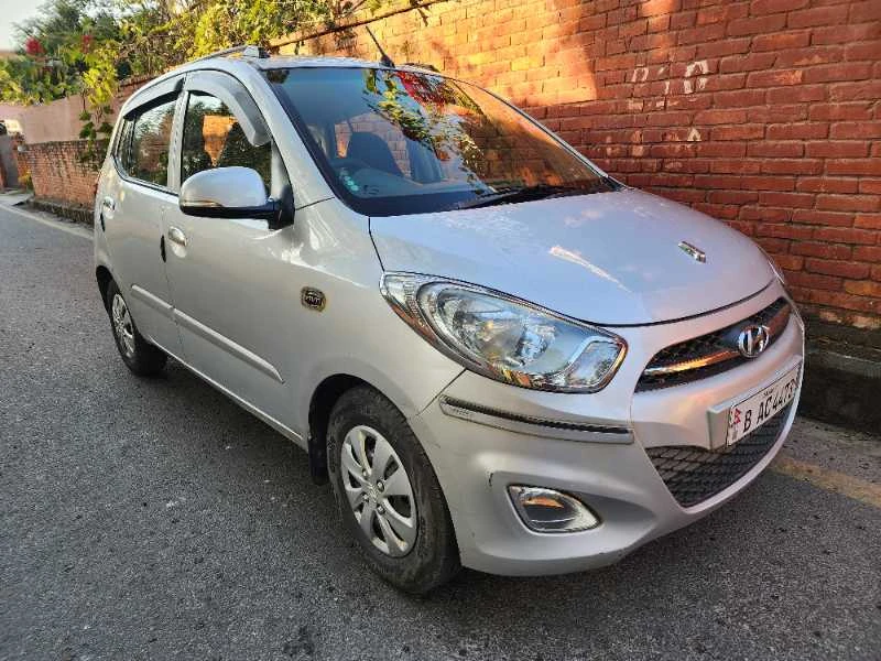 I10 Sportz O 2012