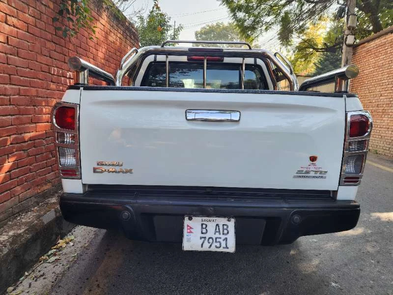 Isuzu Hilander 4WD 2022